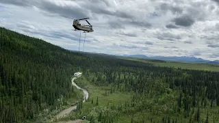 Incredible video shows how Chinook airlifted famous ‘Into the Wild’ bus from Stampede Trail