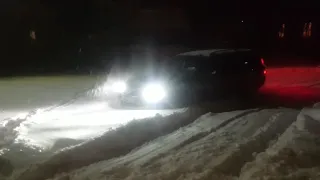 Вольво XC70 по глубокому снегу