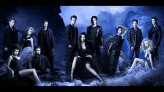 Vampire Diaries. Kiss Me Traducida.