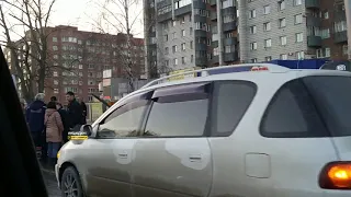 Водитель сбил девушку на улице Титова