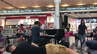 Hans Zimmer - Interstellar "Day One" (Airport Piano Edition - Montreal, Canada)