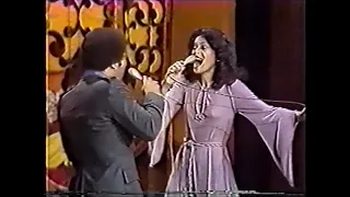 Marilyn McCoo & Billy Davis Jr. "Mockingbird" and interview with Carson