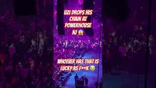 LIL UZI DROPS HIS CHAIN IN THE CROWD AT POWERHOUSE 😭😭😭😱😱 #liluzivert #chain #powerhouse