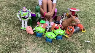 Toy story 3 Andy gifts toys to Bonnie