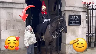 Heart Warming Moment! ♥️ King’s Guard Shows Powerful Respect to this Old Lady Tourist! #Salute