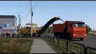 В Югорске начался ремонт автодороги у ж/д переезда