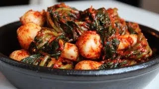 Ponytail Kimchi (Chonggak kimchi: 총각김치)