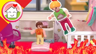 Playmobil en español El suelo es lava en casa - La familia Hauser