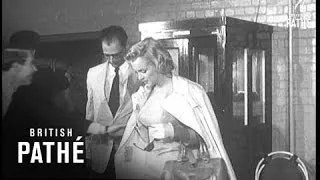 Selected Originals - Marilyn Monroe Arrives At London Airport (1956)