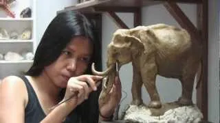 'Oom Chakawan' Thai Elephant Sculpture (English/short version)