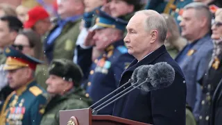 Putin at Military Parade, Says Forces on 'Combat Alert'