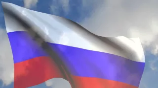 Развевающийся флаг России под государственный гимн РФ. Russian flag and national anthem