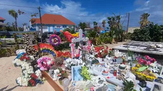 Tombe de Jonny Hallyday à St Barthélemy