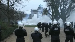 Covid, Europa tra proteste e preghiere