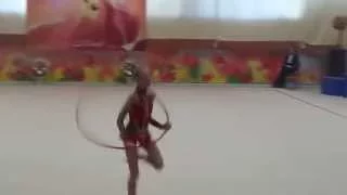 Юная белорусская гимнастка. Выступление с обручем