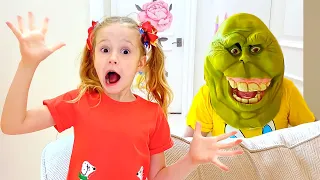 Nastya y las bromas de Halloween con papá, divertida historia de Halloween