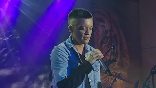 Bamboo performs Oasis hit song "Wonderwall" at Tiger Beer launch