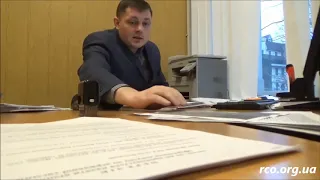 Дармоеды-коррупционеры, следователи Мильчук и Зощук подлизывают прокурорским