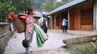 The poor girl went to pick wild fruits to sell and had to leave home because of her parents' debt