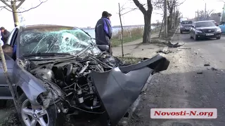 Видео "Новости-N": в Николаеве BMW столкнулся с двумя седельными тягачами