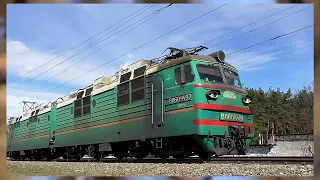 ВЛ80Т-1497 прямує з вантажним поїздом