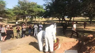 Video completo do enterro do cantor Parerito do trio parada dura