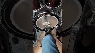 The worst double kick pedal ever! (LEG CRAMP WARNING)