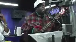 Wyclef watches 2 Girls 1 Cup/performs song!