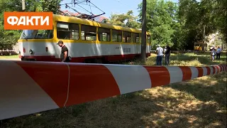 В Одессе мужчина попал под трамвай, ногу зажало колесом