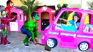 Jannie Pretend Play Funny Kids Dress Up as Superheroes