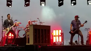 Theory of a deadman- bitch came back live