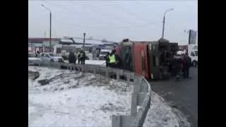 В Белгороде перевернулась фура