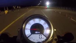 Yamaha MT-01 vs Yamaha R1 Drag on board