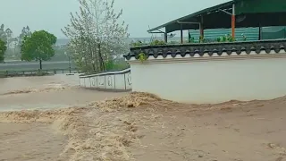 China rivers overflow, cities under water! Storm, flooding and hail strikes Guangdong