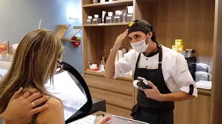 Ice Cream Parlour Employs Deaf People