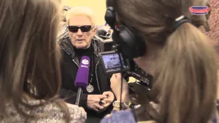 Heino präsentiert Haselnuss Törtchen