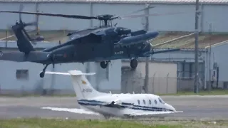 UH-60JのそばをレイセオンT-400が行く風景