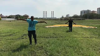 Тренируем прямой передний старт параплана. Слабый встречный ветер.