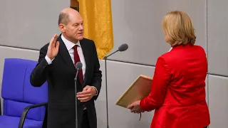 Scholz leistet Amtseid als neuer Bundeskanzler