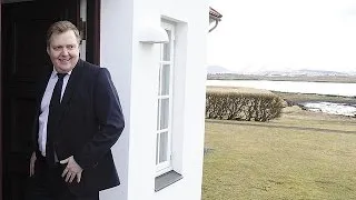 Премьер Исландии подал в отставку на волне "панамского скандала"