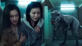 The dinosaur was so thirsty that he went to the bathroom to drink the bath water on the girl's head!