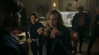 Glen Is Being Investigated By The FBI, Jughead Is Deaf - Riverdale 6x06 Scene