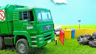 Garbage Trucks Helps Clean Up City Car Toy Play with Excavator