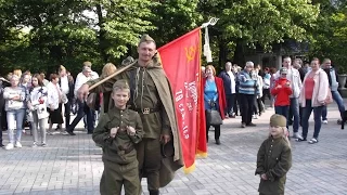 9 мая 2017 года. Народ празднует день Победы в курортном парке города Железноводска