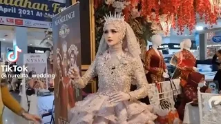 Female turn into mannequin bride