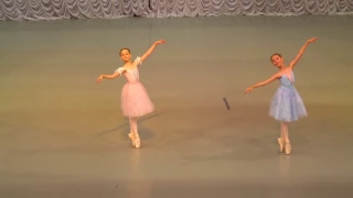 Вариация из балета "Тщетная Предосторожность". Привальчук Елизавета и Шпаковская Вера.
