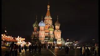 Walk Around Moscow: Red Square at Christmas [ASMR]