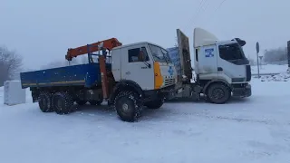 Газоблок. Доставка и разгрузка на участке.