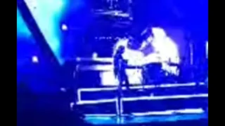 Enrique Iglesias kissing transwoman in concert?