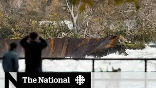 Niagara scow moves closer to falls’ edge